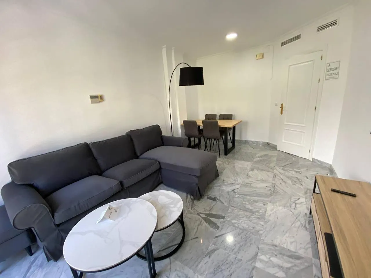 Apartamento De Lujo En El Centro De Huelva Apartmán
